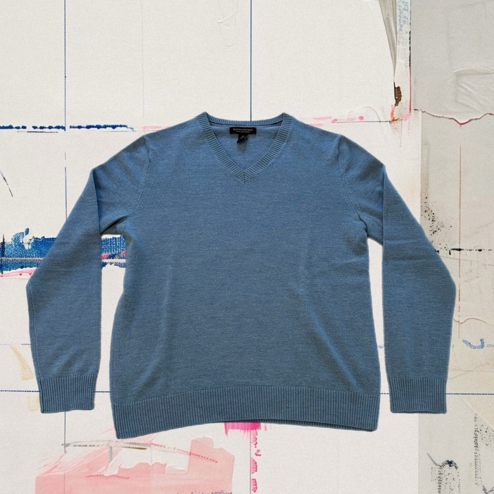 Handsome Light Blue V-Neck Wool Sweater Men’s Size Small from Banana Republic
